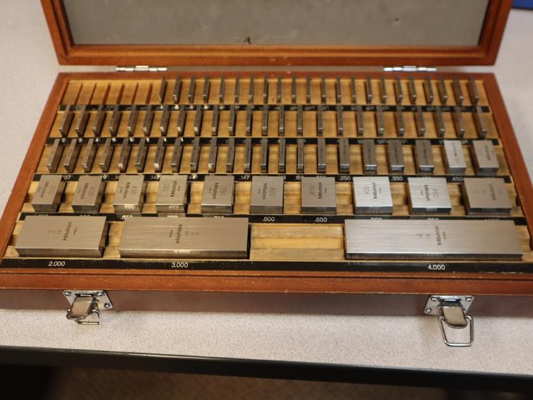 Mitutoyo Gage Blocks to 4" - Not complete-with Wood Case