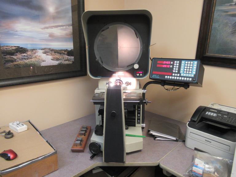 Deltronics DH214-MP 14" Optical Comparator with MPC-5 2-Axis DRO, LED Screen Angle Display, Surface & Profile Illumination