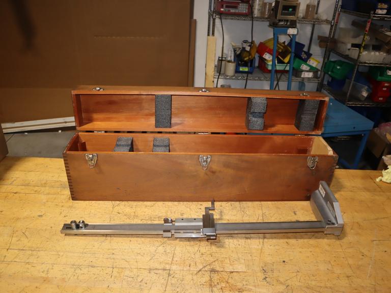 Mitutoyo 24 inch Vernier Height Gauge With Adjustable Main Scale - In Wooden Case