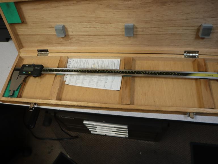 Mitutoyo Absolute Digimatic 24" Verneer Caliper with Wood Case