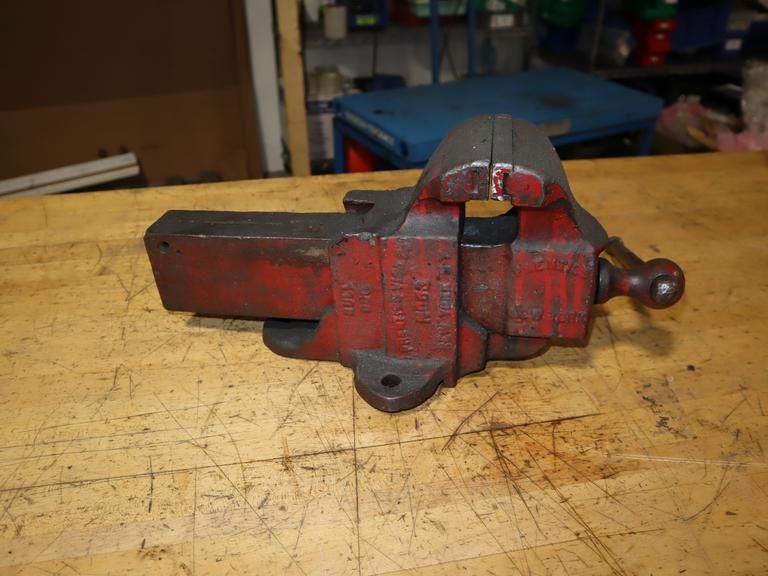 Heavy Duty Benchtop Vise