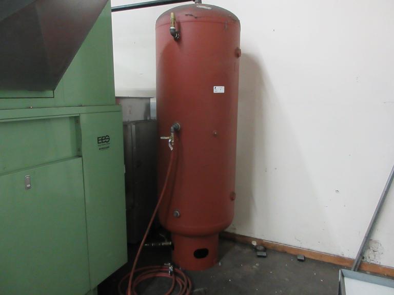 Upright Air Tank, 240 Gallon 