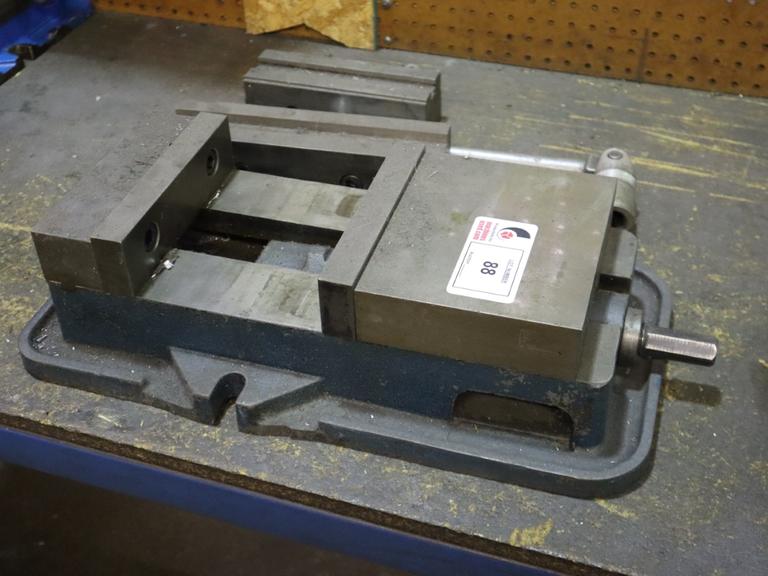 Kurt D80 8" Machine Vise, Steel Jaws, Handle, Extra Jaws