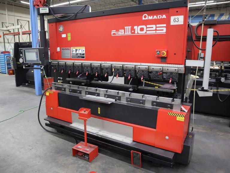 Amada FABIII-1025 CNC Hydraulic Press Brake, 110 Ton x 98.4", AMNC PC Control, Up-Acting, 6- Axis BG, Light Curtain