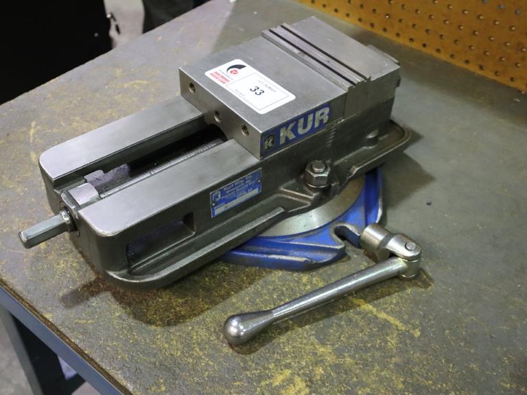 Kurt D675 6" Machine Vise, SwivelBase, Steel Jaws, Handle