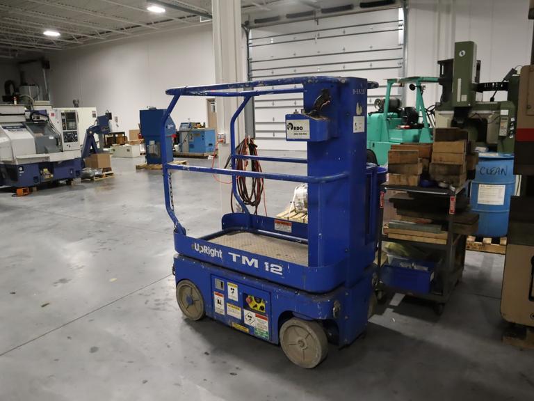 Upright TM12 Vertical Mast Lift – ~12-Foot Platform, Compact Self-Propelled Electric
