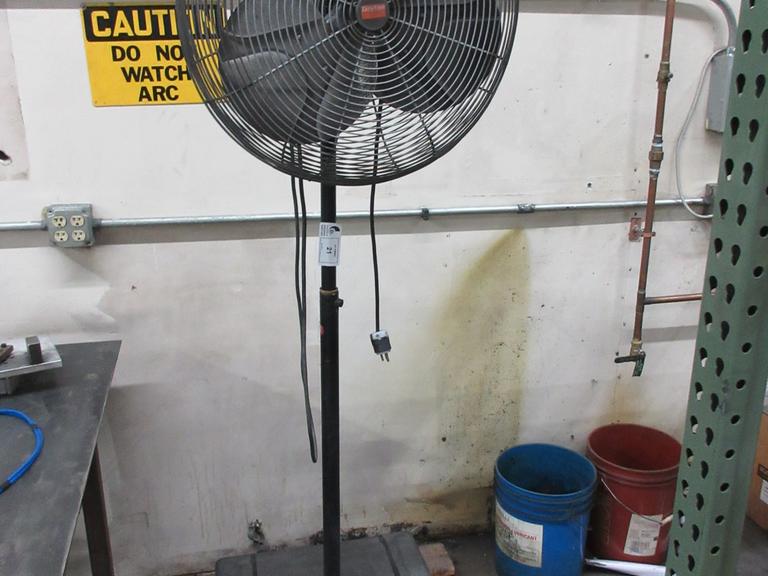 Dayton 22in Pedestal Fan