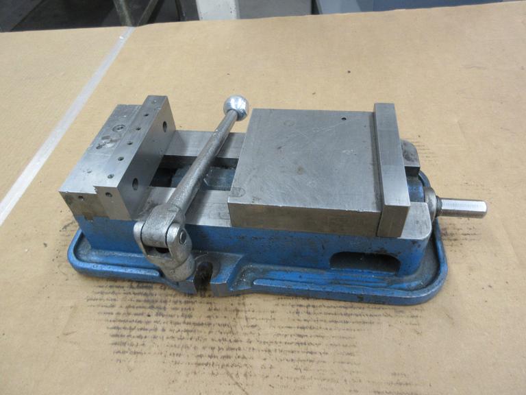 Kurt D-60 6" Machine Vise with Hard Jaws and Handle