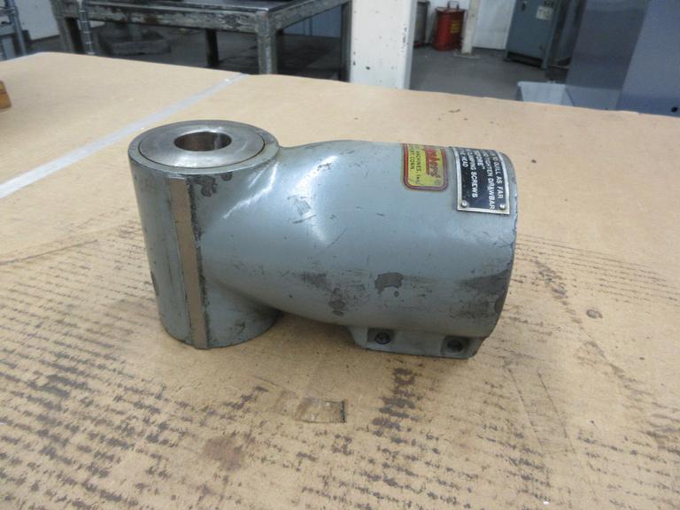 Bridgeport R8 Right Angle Head Fixture