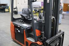 Linde E20 Electric Forklift with Battery Charger