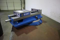 Kurt D688 6" Machine Vise, Swivel Base, Steel Jaws, Handle