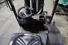 Linde E20 Electric Forklift, 3100 lb Capacity