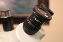 Toolmakers Microscope: AM Stereo 1X-3X  Microscope, w 1.5X Lens and WF 10X/20 Eyepiece Lenses, Scherr Tumico Traveling Stage with Micrometer Hand Travels