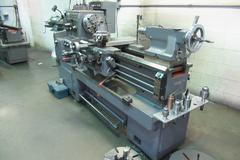 Hwacheon HL460 18/26" x 40" Gap Bed Engine Lathe, Geared Head, 2-Axis DRO, Chucks, Steady Rest, QC Tool Post, Tailstock