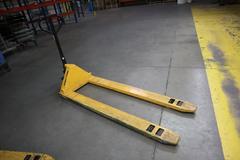 Pallet Jack Uline H-1779, 3300 LB Capacity 27" Fork Width 71" Fork Length