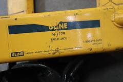 Pallet Jack Uline H-1779, 3300 LB Capacity 27" Fork Width 71" Fork Length