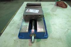 Kurt D675 Machine Vise with Steel Jaws