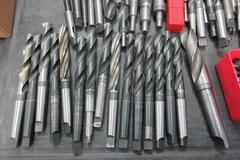 High Speed Cutting Tools: Drills, End Mills, Corner Radius Cutters