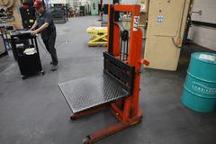 Big Joe Die Cart Model 2154, 1,000 Lb Capacity, 54" Lift Height, 27" x 27" Platform, Foot Pump Lift, Manual Travel