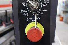 Amada FABIII-1025 (FBD-1025NT) CNC Hydraulic Press Brake, 110 Ton x 98.4", Up-Acting, AMNC PC Control, 5-Axis Backgauge