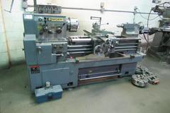 Hwacheon HL460 18/26" x 40" Gap Bed Engine Lathe, Geared Head, 2-Axis DRO, Chucks, Steady Rest, QC Tool Post, Tailstock