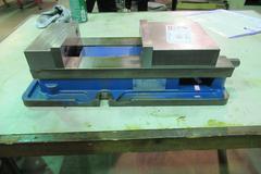 Kurt D675 Machine Vise with Steel Jaws