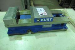 Kurt D688 Machine Vise with Steel Jaws and Handle