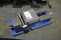 Kurt D675 6" Machine Vise, Steel Jaws, Handle