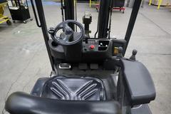 Linde E18 Sit Down 48V Electric Forklift, 3200 lb Capacity