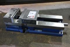 Kurt DX6 Crossover 6" Machine Vise, Steel Jaws, Handle