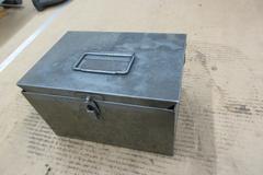 Bridgeport #2 R8 Boring Head with Boring Bars in Metal Case