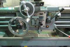 Hwacheon HL460 18/26" x 40" Gap Bed Engine Lathe, Geared Head, 2-Axis DRO, Chucks, Steady Rest, QC Tool Post, Tailstock