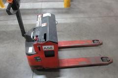 Linde Model EGU 20 Electric Pallet Jack, 4400 LB Capacity, 46" Fork Length