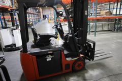 Linde E20 Electric Forklift, 3100 lb Capacity