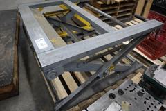 Meco APS2 4,000 Lb Pallet Scissor Lift Table, 40" x 40"