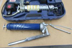 Lincloln 12V Cordless Power Grease Gun and Manual Grease Gun