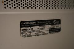 GE Sensor Microwave w Rotating Tray