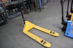 Pallet Jack Uline H-1043, 5500 LB Capacity 27" Fork Width 48" Fork Length