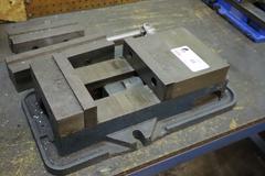 Kurt D80 8" Machine Vise, Steel Jaws, Handle, Extra Jaws