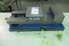 Kurt D675 Machine Vise with Steel Jaws