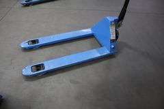 Pallet Jack Uline H-3763 4400 LB Capacity 27" Fork Width 48" Fork Length