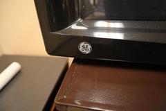 GE Sensor Microwave w Rotating Tray