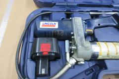 Lincloln 12V Cordless Power Grease Gun and Manual Grease Gun