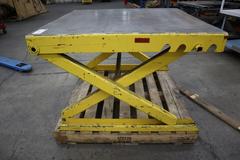 Scissor Lift Table, 4,000 Lb Capacity, 40" x 40" Surface