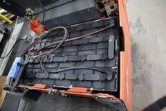 Linde E20 Electric Forklift with Battery Charger