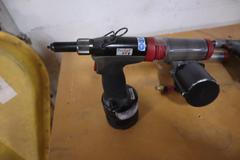 Pop ProSet 2500 Pneumatic Rivet Guns (2) and (1) ProSet XT1