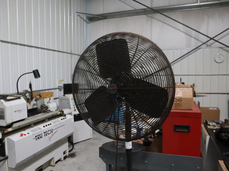 Dayton Shop Fan 24" on Stand, Single Phase