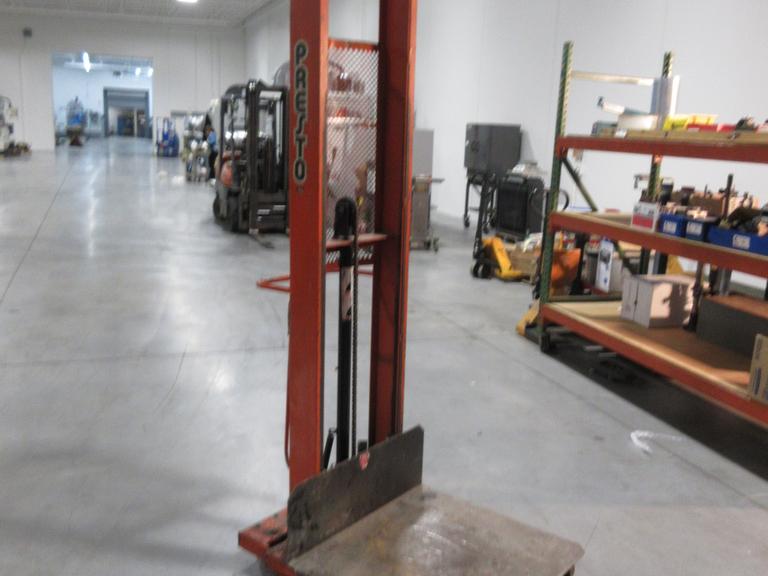PrestoLifts Hydraulic Stacker Lift Truck M378 1000 Lb 