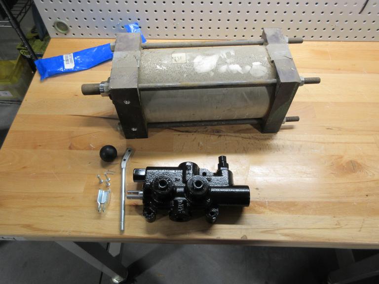 Hydraulic Manual Lever Actuator and 5" x 12" Pneumatic Cylinder