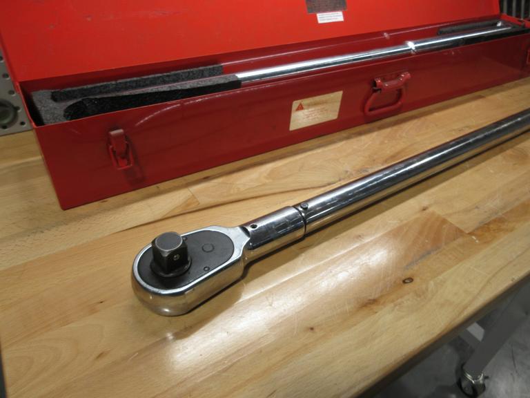 CDI 10005MFRMH Micrometer Torque Wrench: 1" Drive Size, 200 ft-lb to 1000 ft-lb